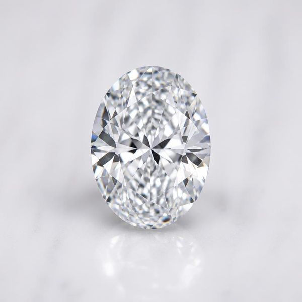 Oval laboratory-grown diamond